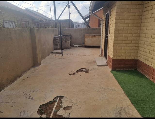 2 BEDROOM HOUSE FOR SALE IN EVATON WEST